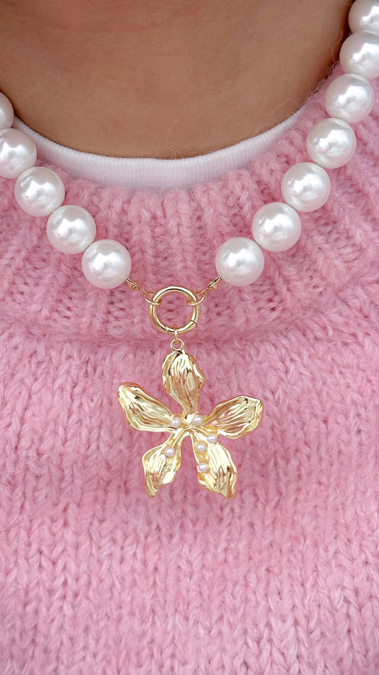 Collar Perlas de Nácar con Maxi Flor