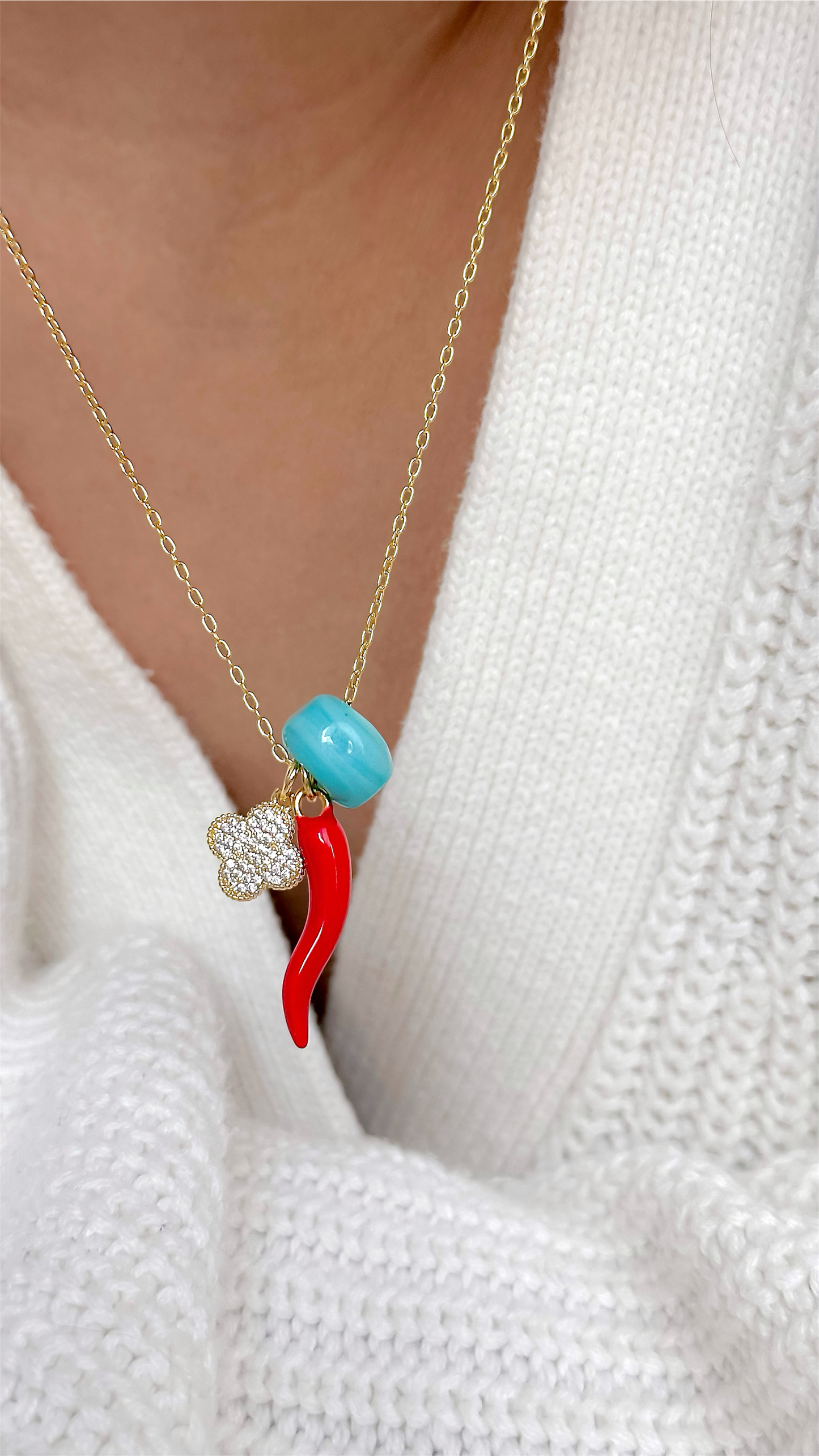 Cadena Trébol, Cornicello y cuenta turquesa