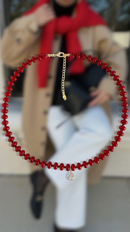 Collar Jade Rojo Oscuro y Punto de luz