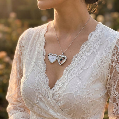 Collar relicario de corazón con diseño vintage apertura con espacio para 2 fotos personalizadas acero inoxidable