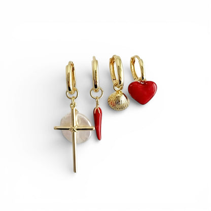 Aros desiguales con cruz ají concha y corazón enchapados en oro 18K hipoalergénicos - D'march Designs Moda Chile