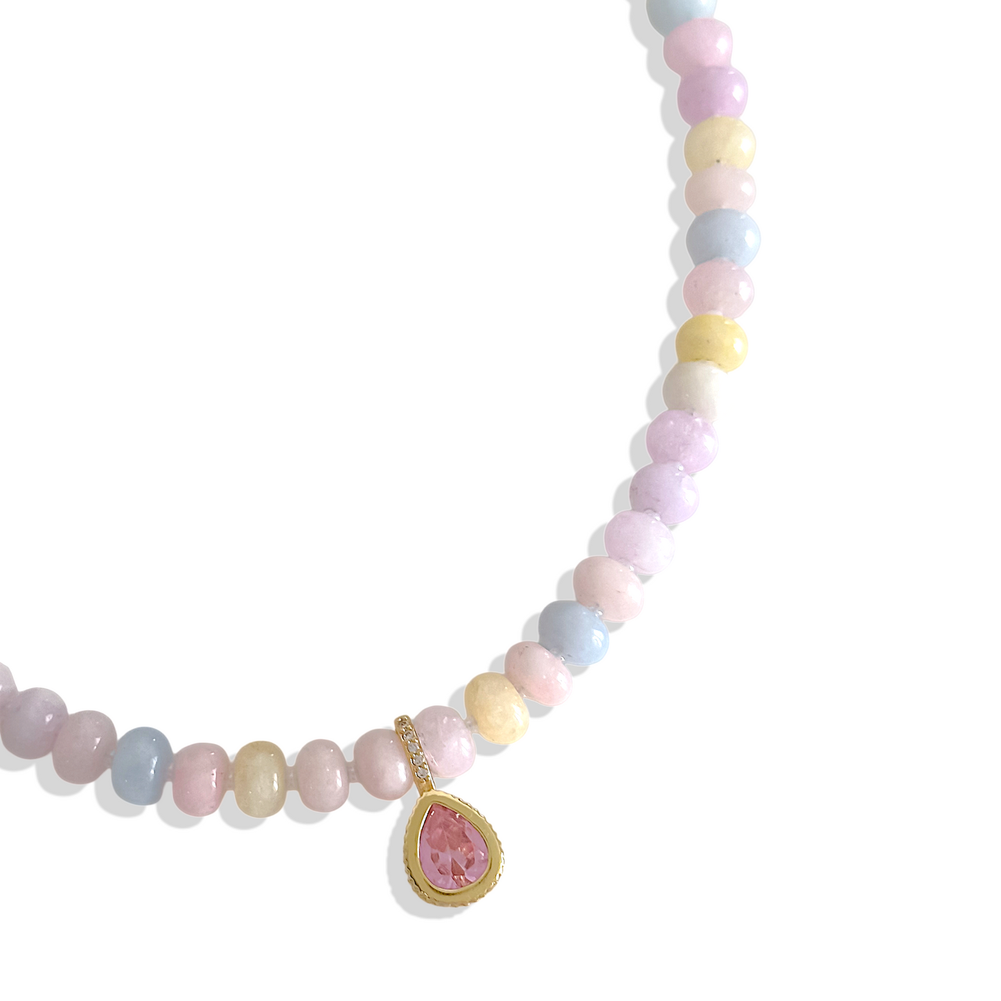 Detalle collar marshmallow con piedras rondell dije enchapado en oro 18K - D'march Designs Chile