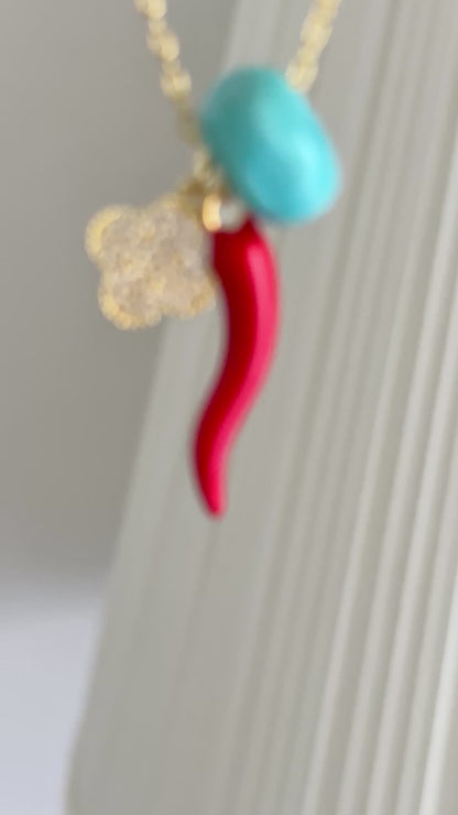 Cadena Trébol, Cornicello y cuenta turquesa